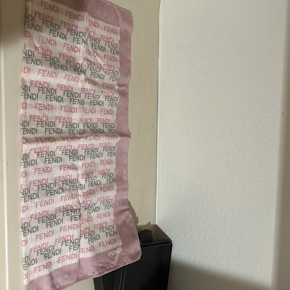 FENDI. Square scarf - Picture 6 of 7